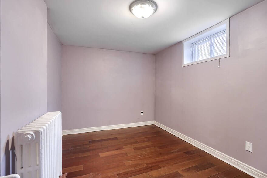 More Photos Of 4 Oriole Gdns, Toronto Apartments For Sale