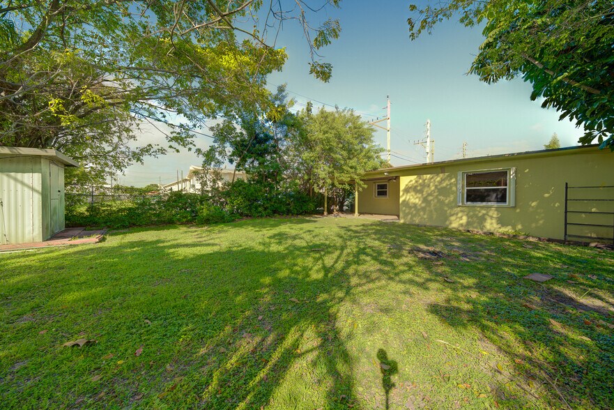 More Photos Of 7358 SW 23rd St, Miami Multifamily For Sale