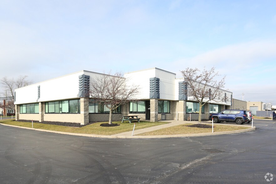 More Photos Of 301 Cayuga Rd, Cheektowaga Unknown For Lease