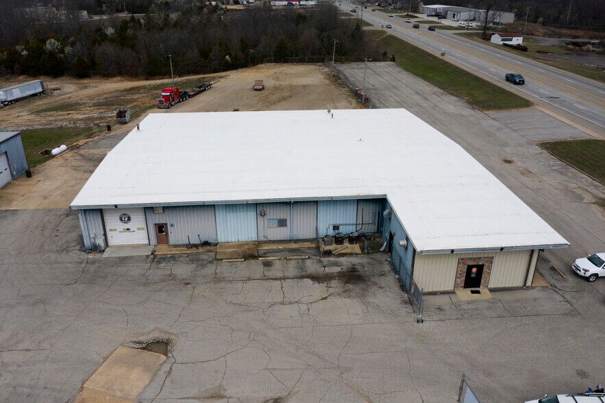 More Photos Of 4602 N US Highway 63, West Plains Flex For Sale