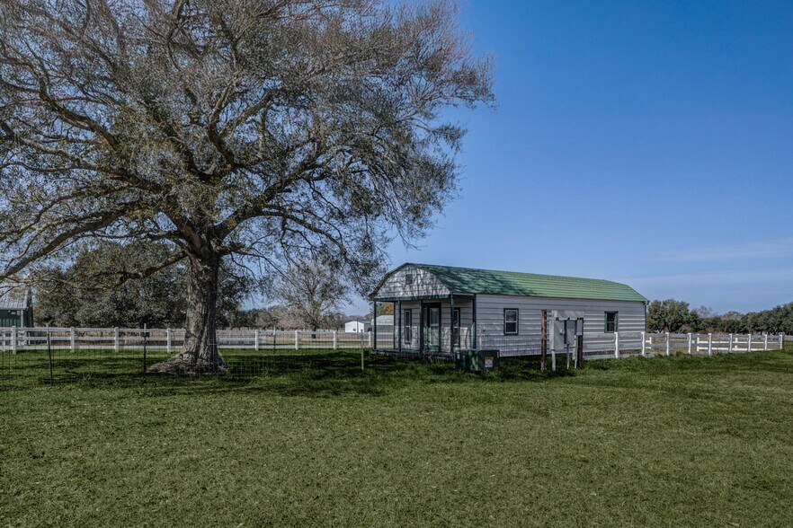 More Photos Of 38094 Joe Loggins Rd, Hempstead Specialty For Sale