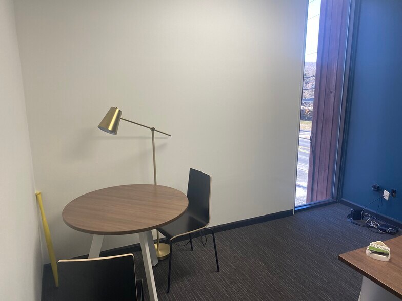 More Photos Of 17 Route 23 S, Hamburg Office For Lease