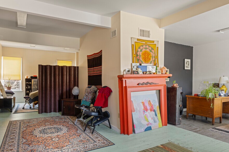 More Photos Of 78 Green St, Hudson Freestanding For Sale