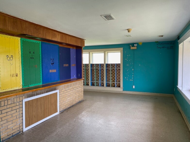 More Photos Of 1811 S Gloster St, Tupelo Daycare Center For Lease