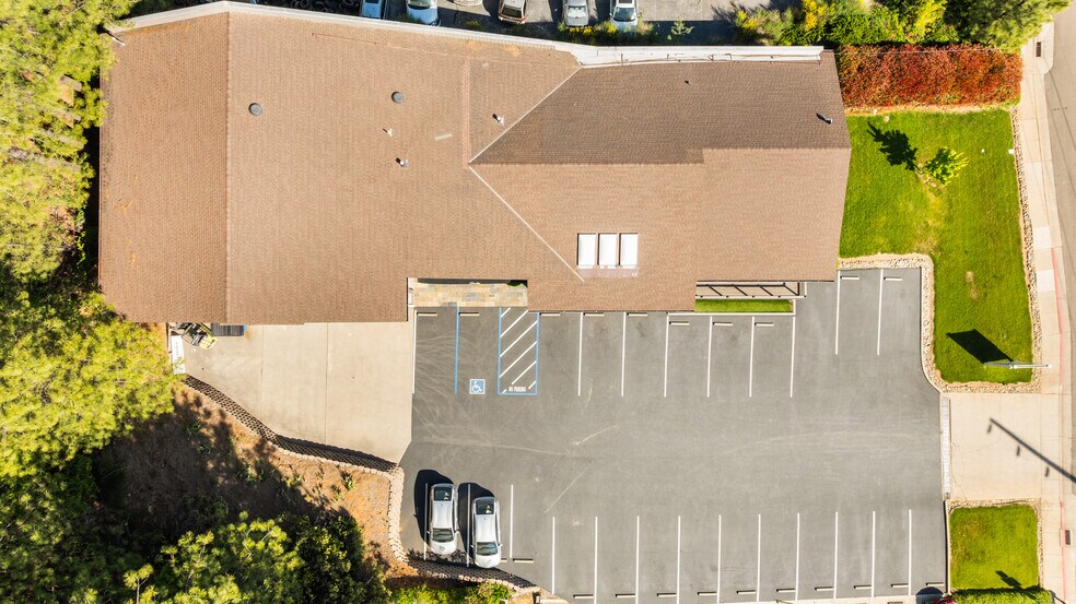 More Photos Of 807 S Auburn St, Grass Valley Showroom For Sale