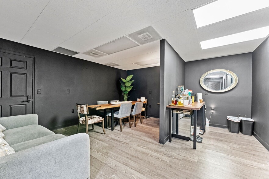 More Photos Of 3007 W Cypress St, Tampa General Retail For Sale