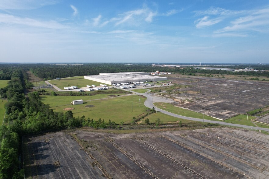 More Photos Of 3300 Sylvester Rd, Albany Manufacturing For Sale