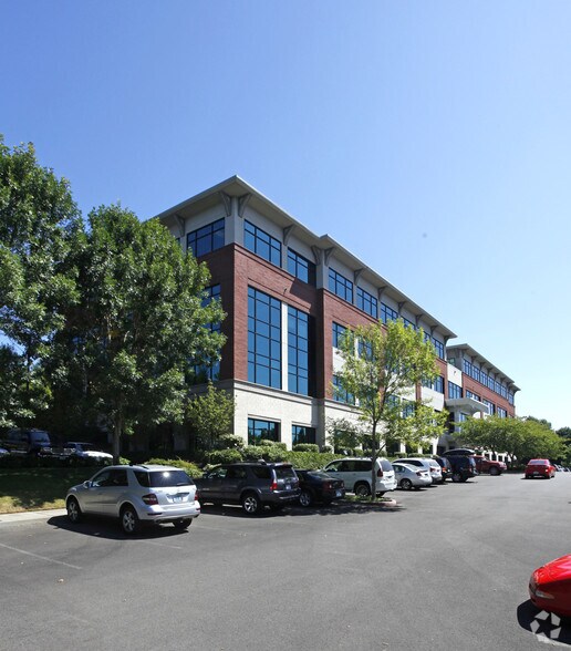 More Photos Of 1800 Blankenship Rd, West Linn Unknown For Lease