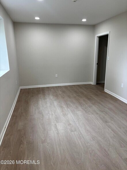 More Photos Of 1202 S Olden Ave, Hamilton Office For Sale