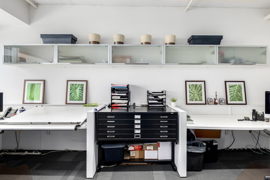 More Photos Of 3033 N Central Ave, Phoenix Office For Sale