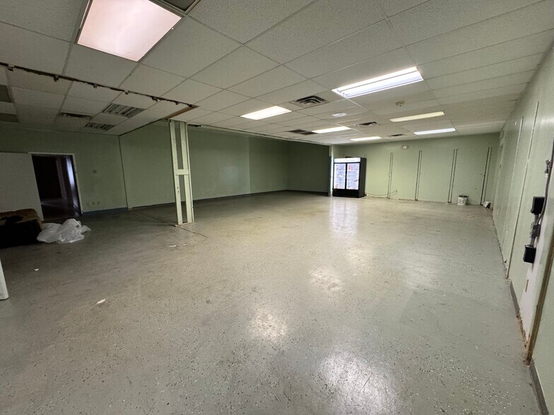 More Photos Of 421 N Gilmer Ave, Lanett General Retail For Sale