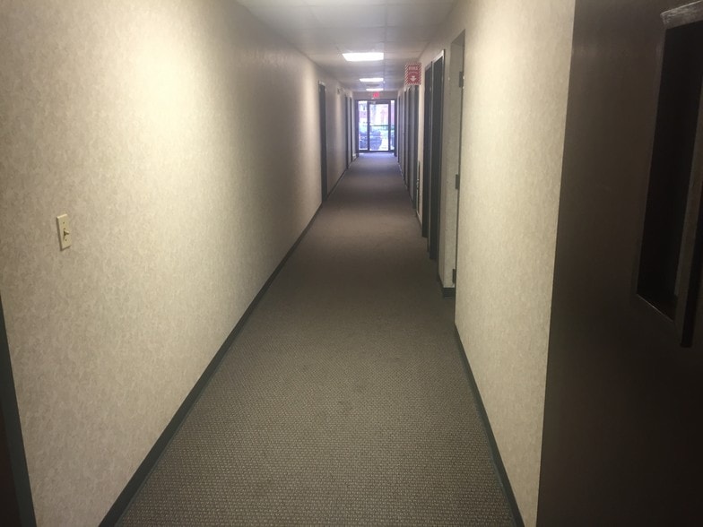 More Photos Of 750 Old Main St, Rocky Hill Medical For Sale