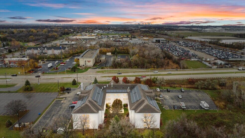 More Photos Of 1001 W College, Oak Creek Hotel For Sale