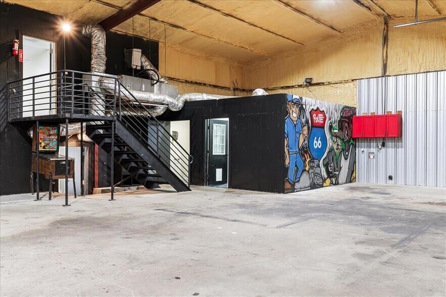 More Photos Of 2505 Pace Bend Rd S, Spicewood Industrial For Sale