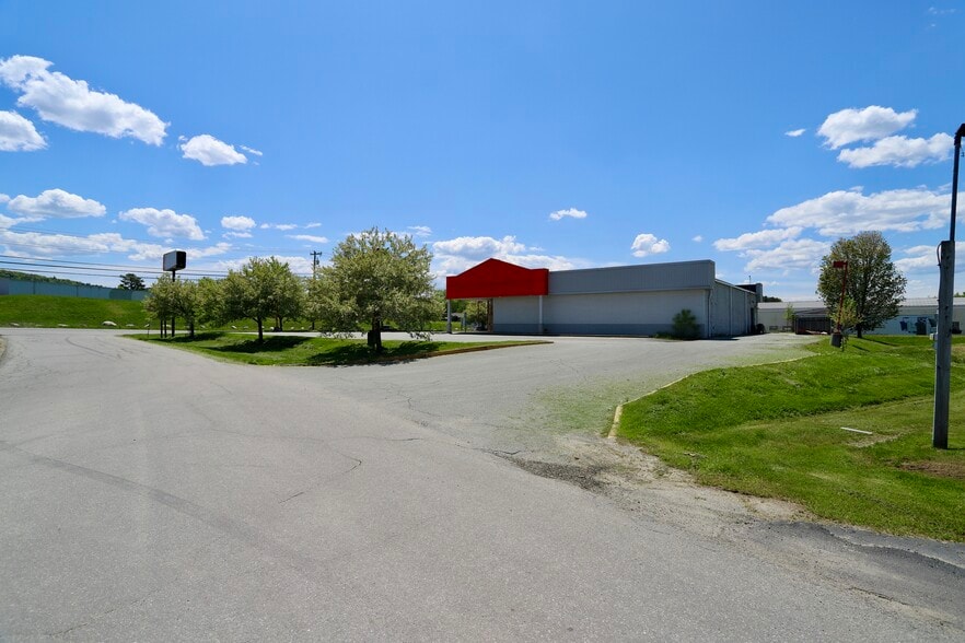 More Photos Of 108 Community Dr, Newport Freestanding For Lease