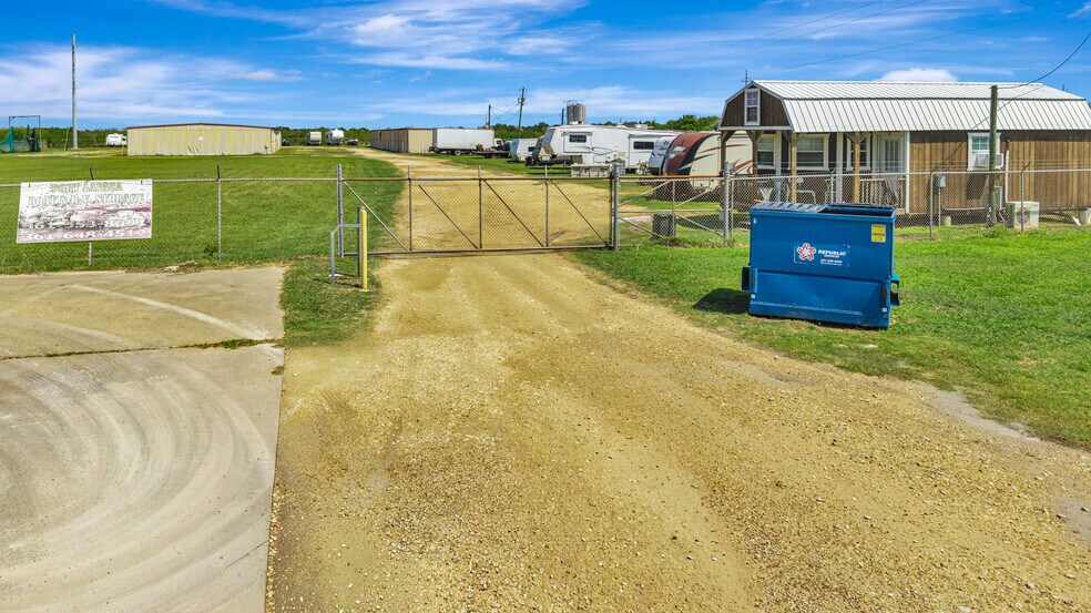 More Photos Of 2241 State Highway 35 N, Port Lavaca Storefront For Sale