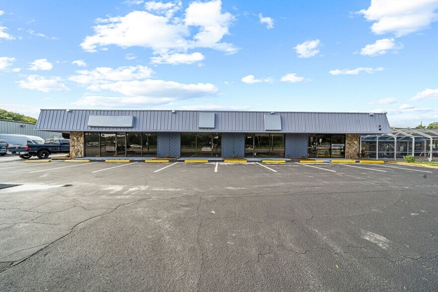 More Photos Of 8510 State Road 52, Hudson Storefront For Sale