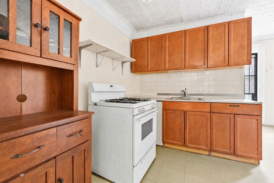 More Photos Of 175 E 117th St, New York Apartments For Sale