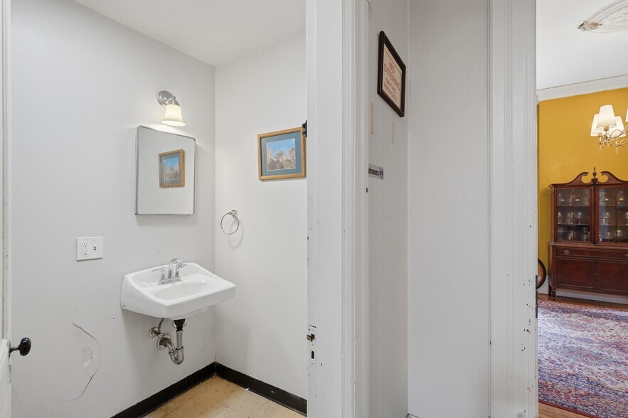 More Photos Of 40 S Hamilton St, Poughkeepsie Apartments For Sale