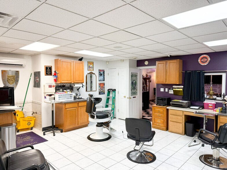 More Photos Of 3014 N College Ave, Fayetteville Freestanding For Sale