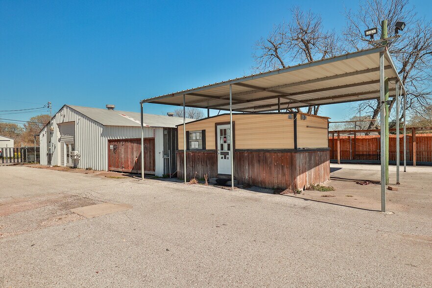More Photos Of 4828 Holly Ave, Pasadena Truck Terminal For Sale