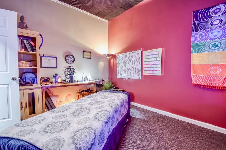 More Photos Of 1366 E 346th St, Eastlake Restaurant For Sale