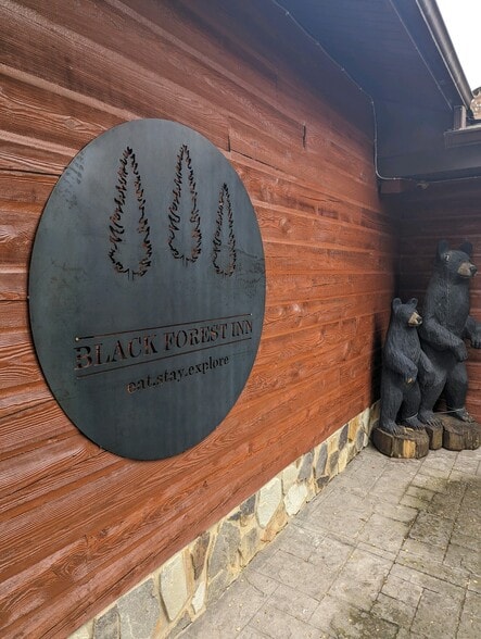 More Photos Of 32600 N State Route 44, Slate Run Hotel For Sale