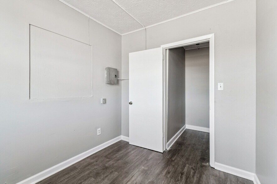 More Photos Of 715 McDuff Ave, Jacksonville Storefront Retail Residential For Sale