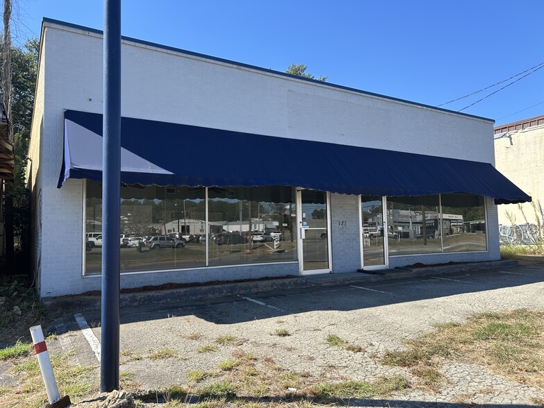 More Photos Of 121 S Glenwood Blvd, Tyler Storefront For Sale