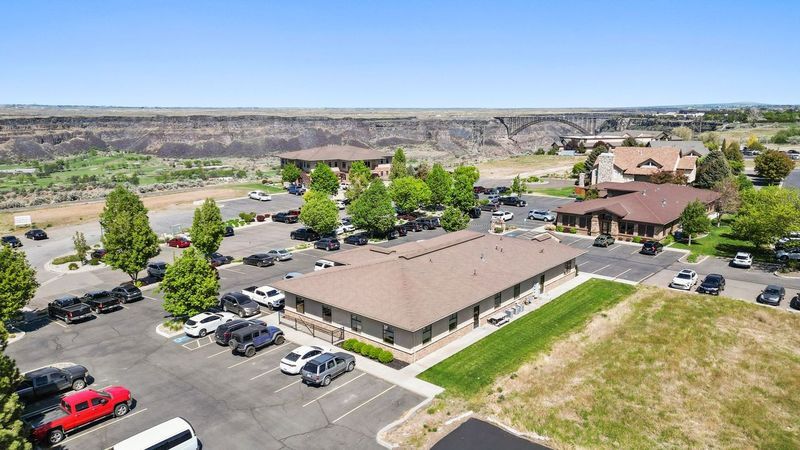 More Photos Of 236 River Vista Pl, Twin Falls Office For Lease