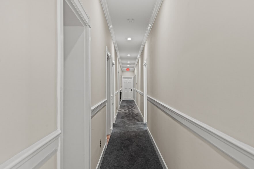 More Photos Of 101 St Clair St, Frankfort Loft Creative Space For Sale