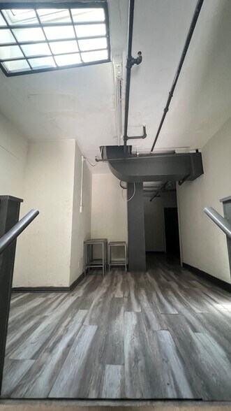 More Photos Of 1800 Essex St, Los Angeles Light Distribution For Lease