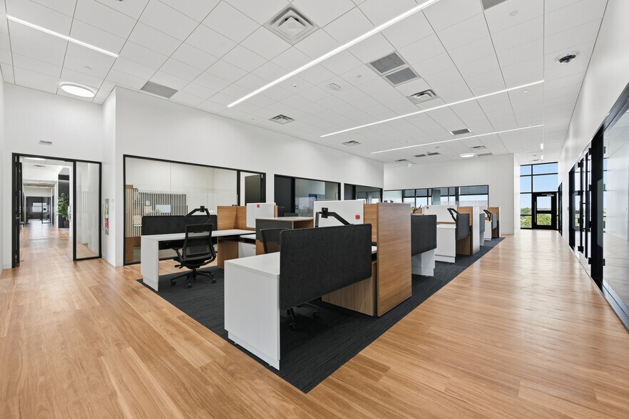 More Photos Of 15505 Wright Brothers Dr, Addison Office For Lease