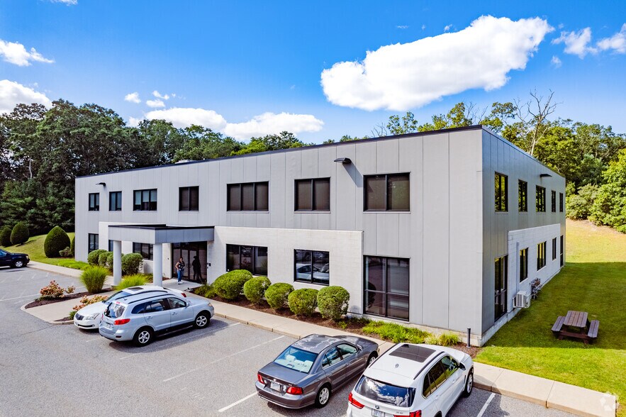 More Photos Of 37 Thurber Blvd, Smithfield Light Manufacturing For Lease