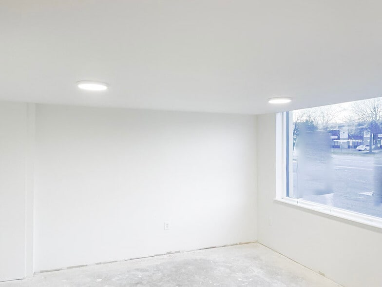More Photos Of 5601 General Washington Dr, Alexandria Showroom For Sale