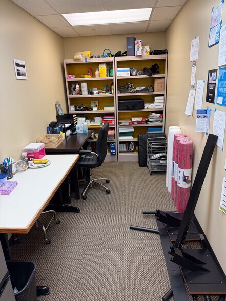 More Photos Of 10305 SW Park Way, Portland Medical For Lease
