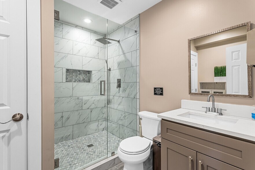 More Photos Of 393 Swanson Dr, Lawrenceville Light Manufacturing For Sale