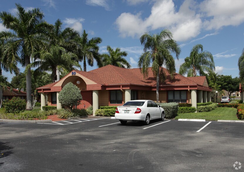 Primary Photo Of 12511 World Plaza Ln, Fort Myers Medical For Sale