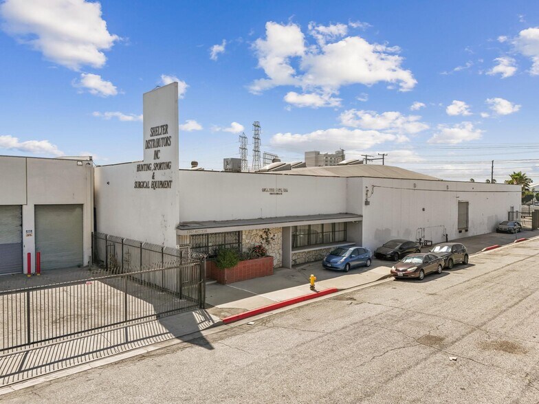 More Photos Of 6310 Corsair St, Commerce Manufacturing For Sale