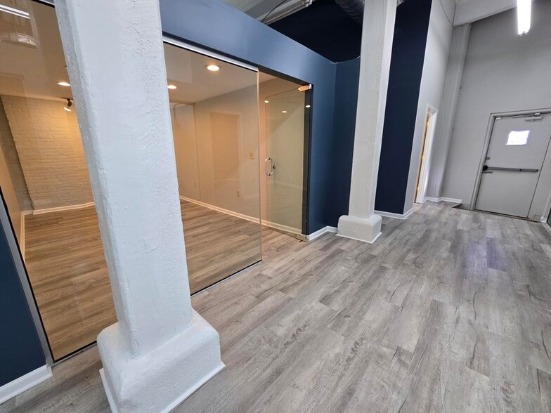 More Photos Of 1667 E 40th St, Cleveland Loft Creative Space For Sale