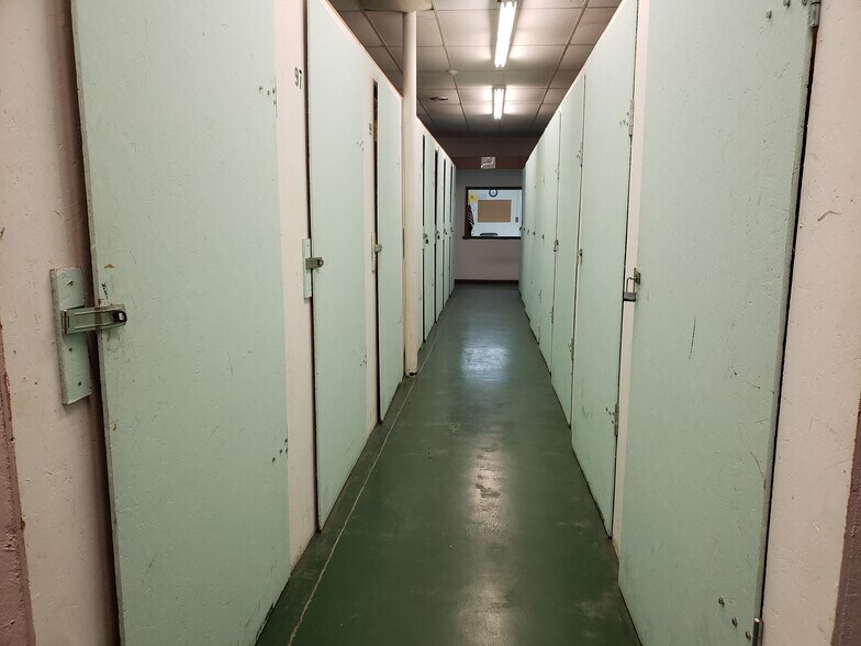 More Photos Of 819 Grant Ave, Junction City General Retail For Sale