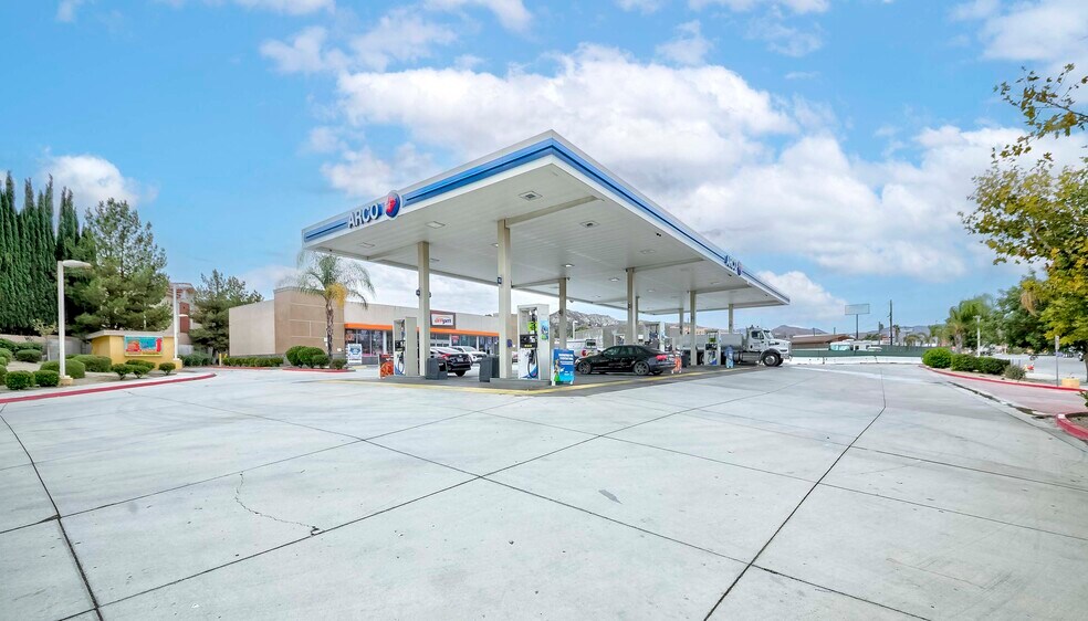 More Photos Of 31505 Castaic Rd, Castaic Service Station For Sale