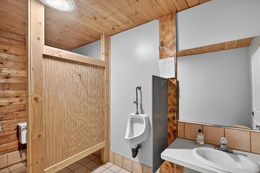 More Photos Of 65 Four Corners Rd, Warwick Specialty For Sale