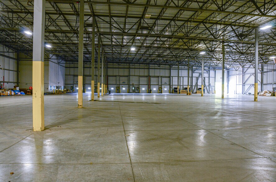 More Photos Of 210 Ski Village Dr, Mount Shasta Distribution For Sale