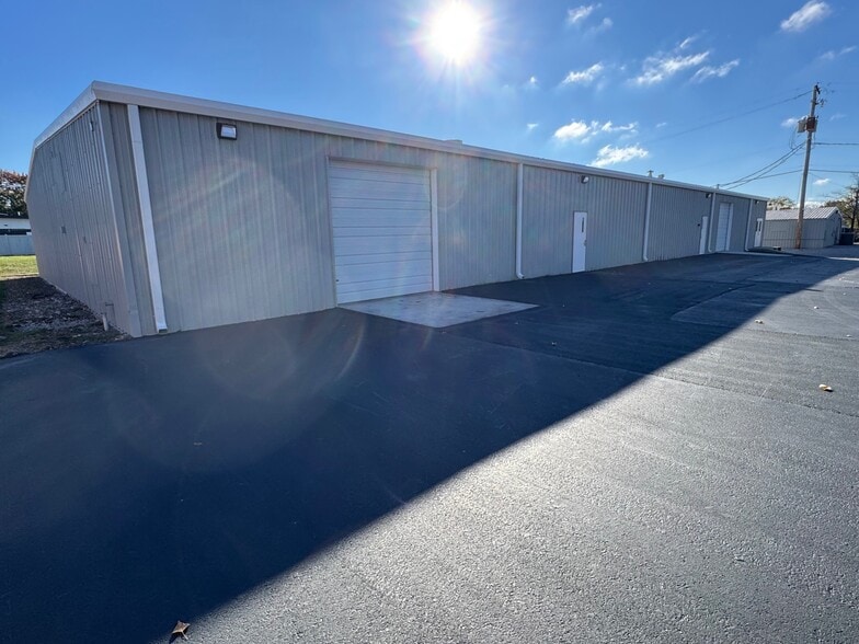 More Photos Of 300 N Marion St, Olathe Unknown For Lease