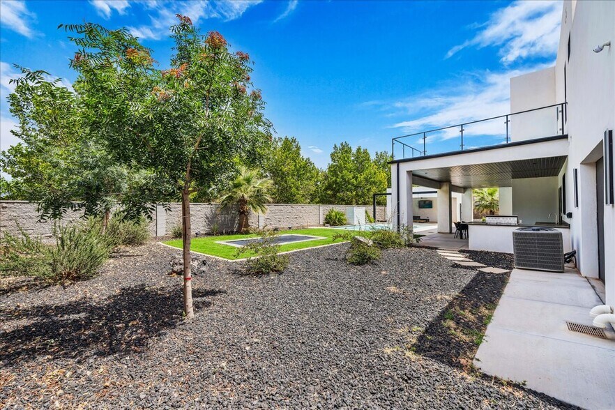 More Photos Of 3366 W 2100 S, Hurricane Multifamily For Sale