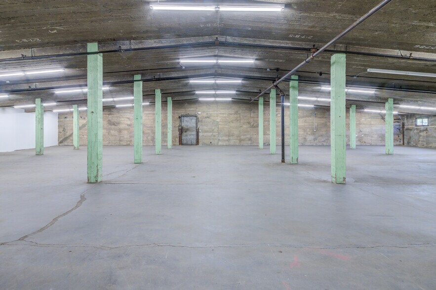 More Photos Of 179 Saw Mill River Rd, Yonkers Light Distribution For Lease