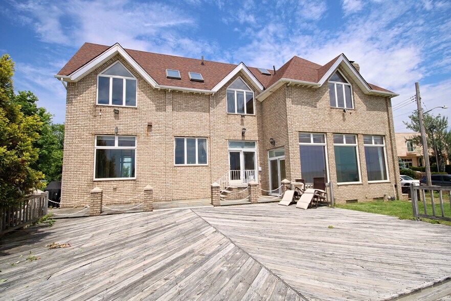 More Photos Of 161 Boardwalk Ave, Staten Island Multifamily For Sale