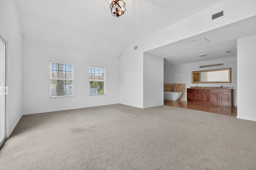 More Photos Of 105 W Columbus Dr, Tampa Office Residential For Sale