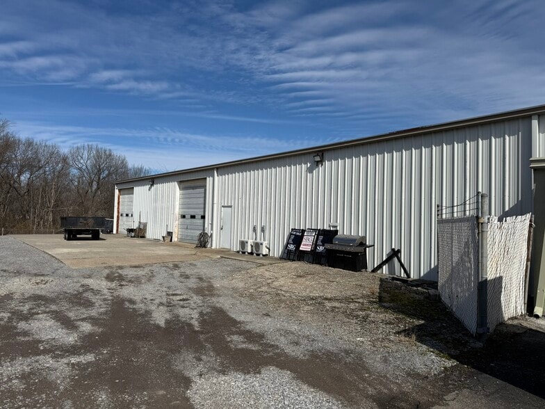 More Photos Of 1604 State Route 121 N, Murray Warehouse For Sale